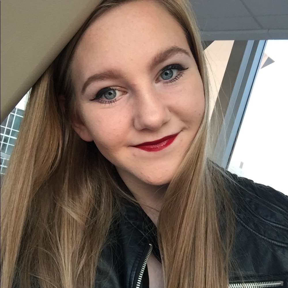 Meet your Posher, Abby